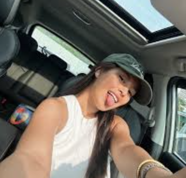 User avatar 4
